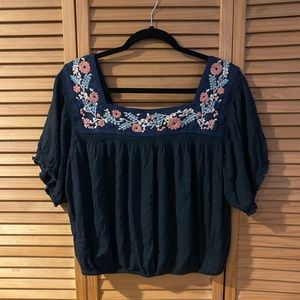 Short Sleeve Puffy Sleeve Top